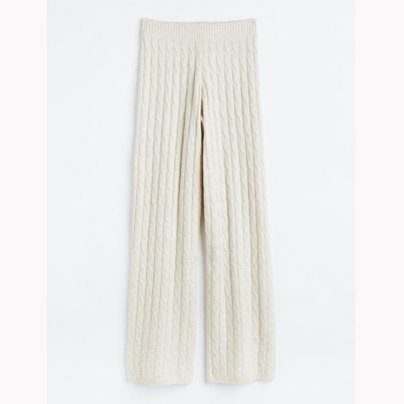 H&M cable knit pants 🤍 - Picture 4 of 8